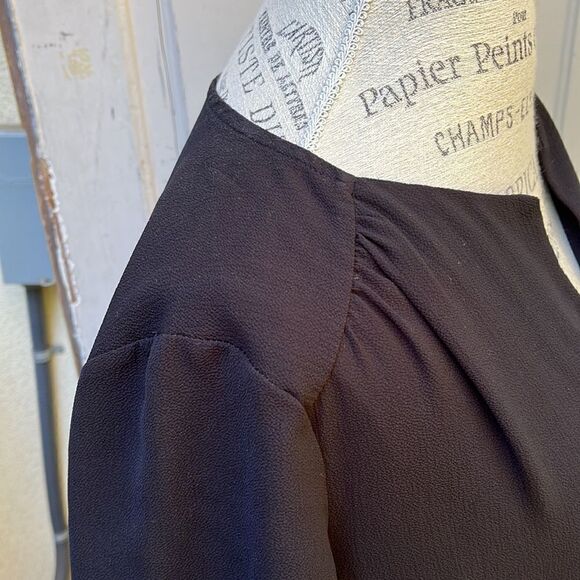 LUSH  BLACK SHORT SLEEVE MINI DRESS. Size S - Picture 4 of 7